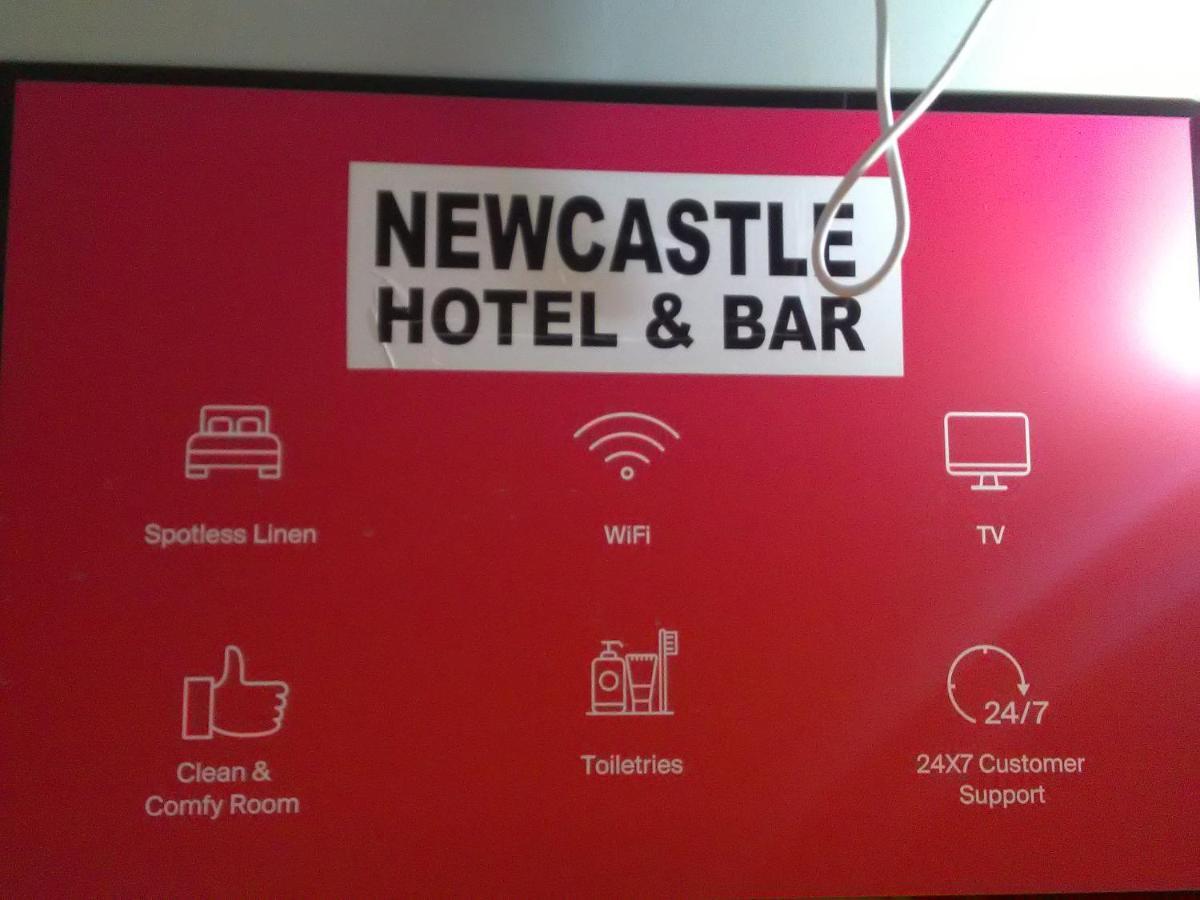 Newcastle West Hotel & Bar エクステリア 写真