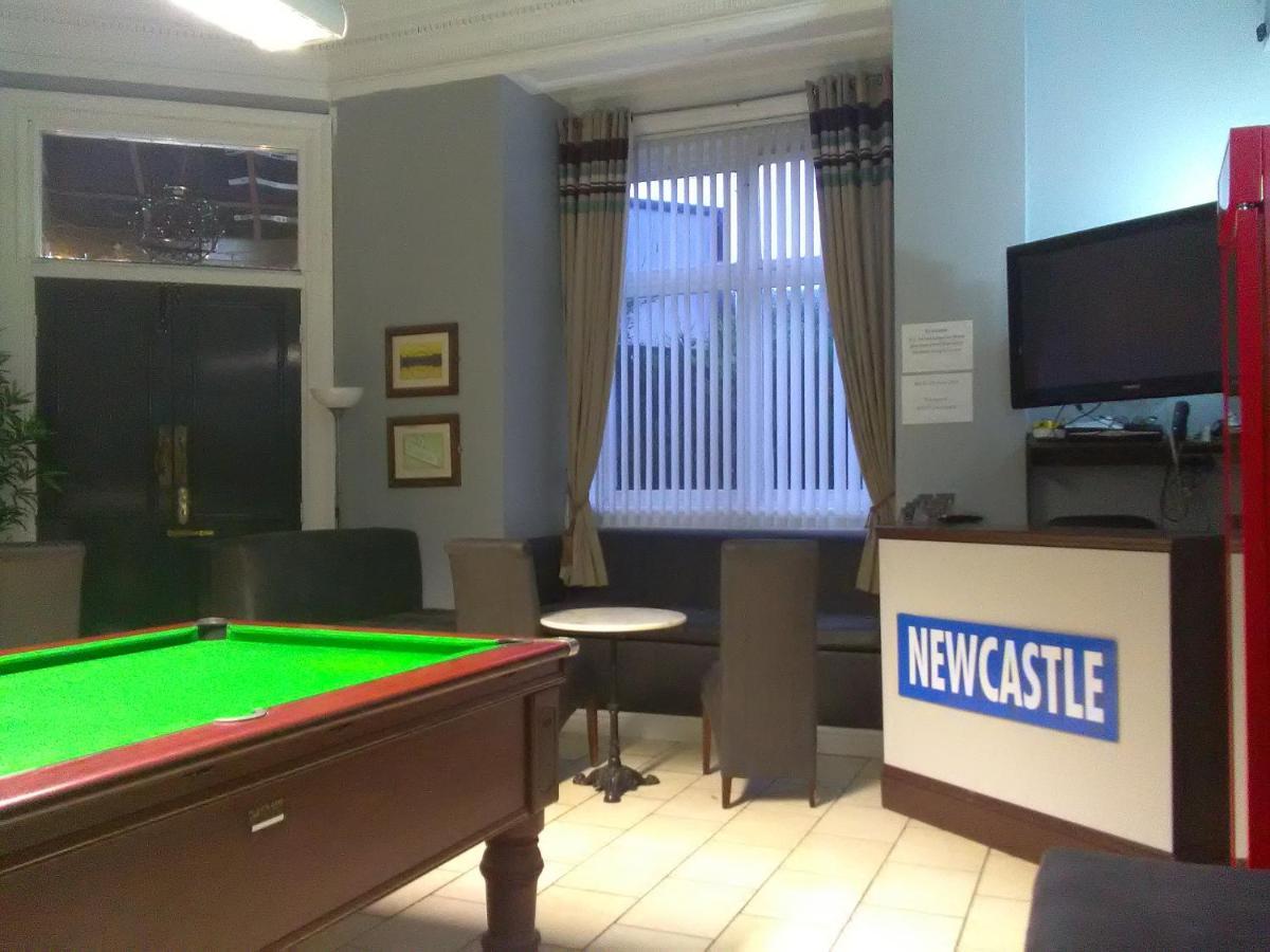 Newcastle West Hotel & Bar エクステリア 写真